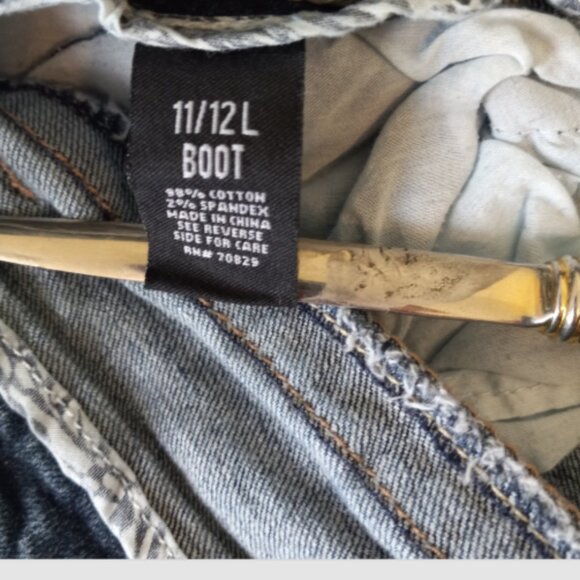 Rue21 Women’s Jeans 11/12 Bootcut Low Rise Embroidered Flap Pocket Stretch Denim - Picture 5 of 13